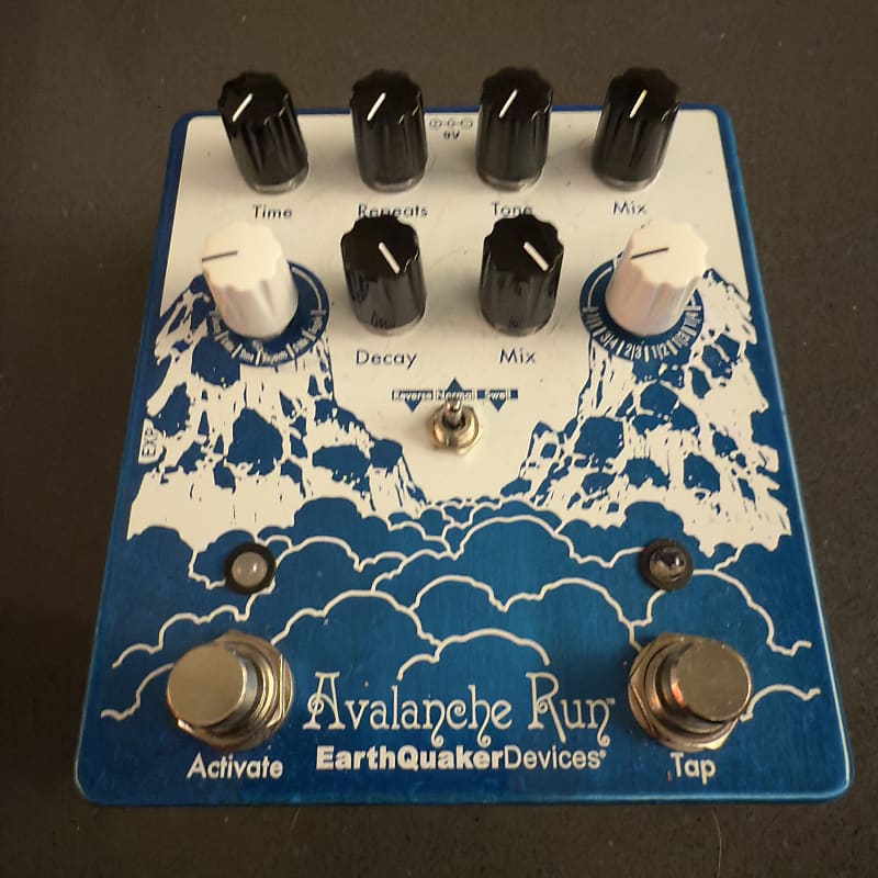 EarthQuaker Devices Avalanche Run Stereo Reverb & Delay with Tap Tempo V2