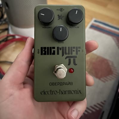 Electro-Harmonix Green Russian Big Muff Distortion/Sustainer Reissue