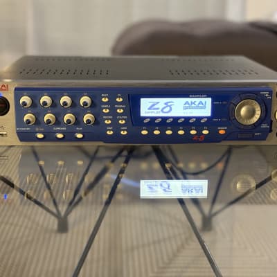 Akai Z8 Sampler with compactflash & adat in out option
