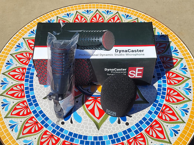 sE Electronics DynaCaster Cardioid Dynamic Broadcasting Microphone