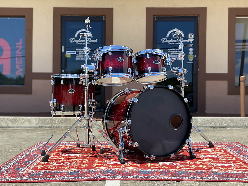 Tama 10,12,14,20 Starclassic Birch/Bubinga in Red Sparkle Tama 10,12,14,20 Starclassic Birch/Bubinga in Red Sparkle