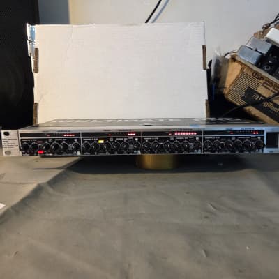 【極美品】 BEHRINGER MULTIGATE PRO ゲート XR4400 Behringer Multigate Pro XR4400 | Sweetwater
