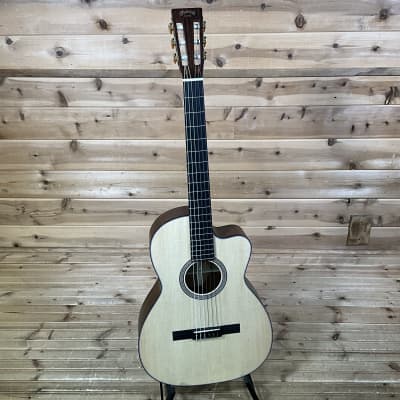 Martin 000C12-16E Nylon Acoustic Guitar - Natural image 2
