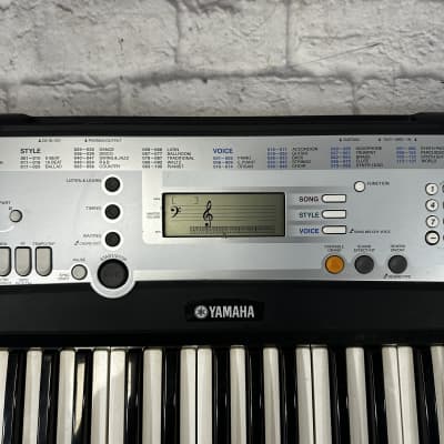 Yamaha YPT-200 61-Key Electronic Keyboard image 3