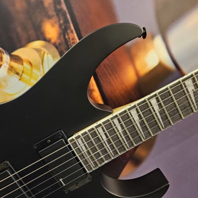 Ibanez GRG121DX-BKF GIO Series E-Guitar - Black Flat image 2