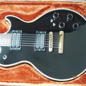 Electra Omega X210 1982 Les Paul type Electric Guitar, W/OHSC. image 3