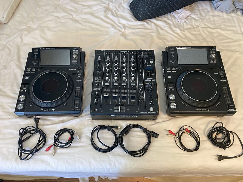 Pioneer XDJ-1000mk2 (Pair) + DJM750mk2 + Odyssey Flight Cases | Reverb