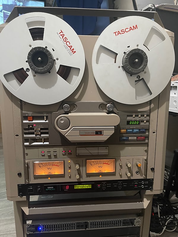 Sale pending to Jay »Tascam 52- reel to reel tape recorder with