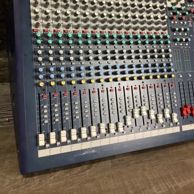 Soundcraft LX7ii 24-Channel Mixer | Reverb Canada