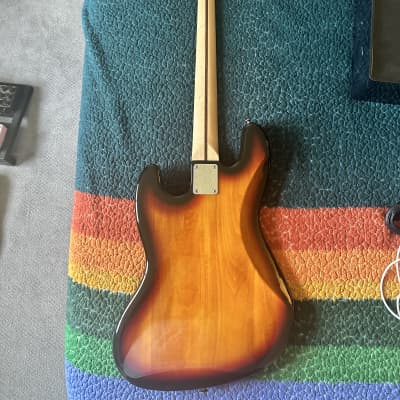 Squier Vintage Modified Jazz Bass Fretless 2007 - 2018 - 3-Color Sunburst image 2