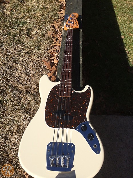 Fender Mustang Bass Vintage White 2012 image 2