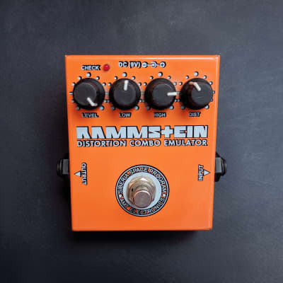 ギター AMT RAMMSTEIN DISTORTION COMBO EMULATOR AMT Electronics Rammstein: Distortion Combo Emulator - Extra | Reverb