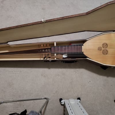 Pascal Goldschmidt Theorbo 1992 Natural image 1
