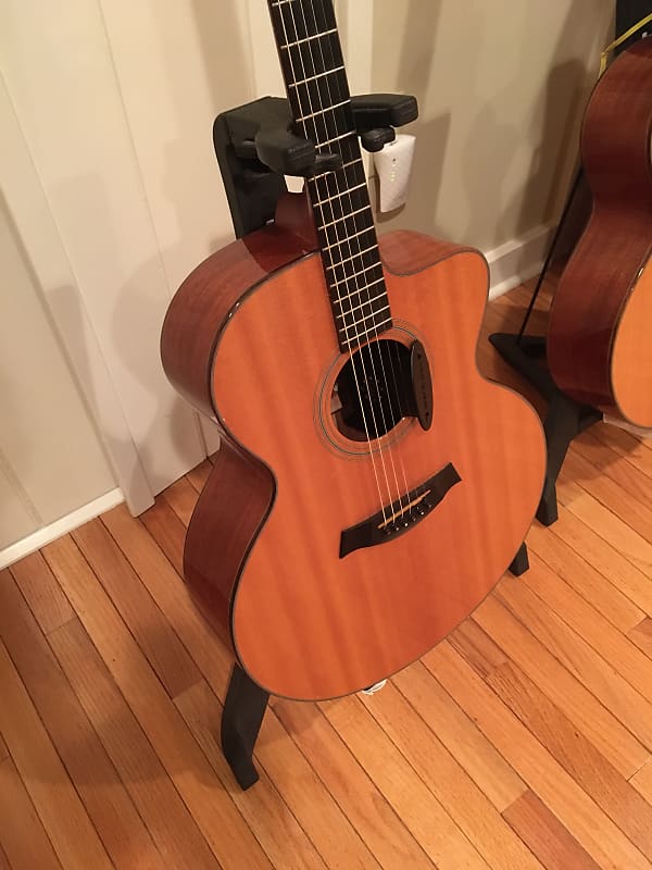 Ultimate XL29B Axcel Foldable Guitar Stand (excellent used condition)