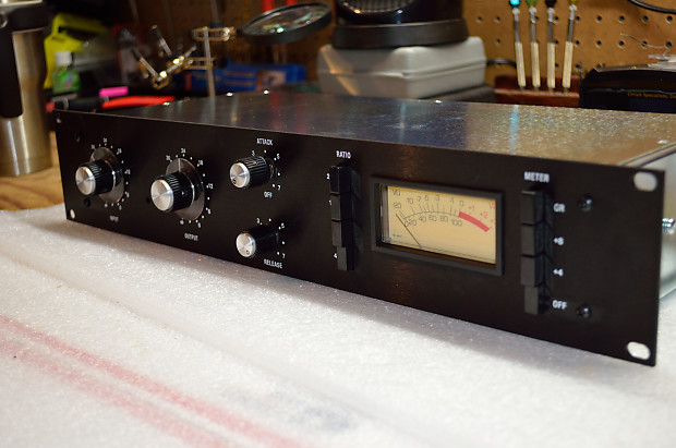 Hairball Audio 1176 FET Rack Compressor Rev D 2019 Black Hairball Audio 1176 FET Rack Compressor Rev D 2019 Black