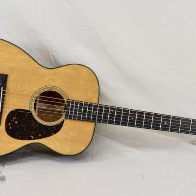 C.F. Martin Custom Shop "00" Bearclaw Sitka Spruce w/ Quilted Mahogany Back and Sides (s/n: 7347) image 5