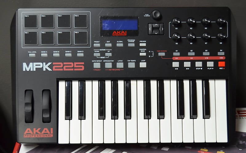 Akai Professional MPK 225 - Compact Keyboard Controller
