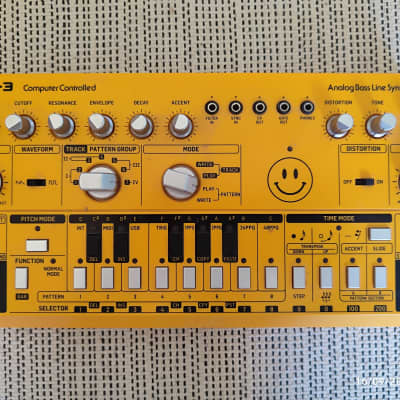 Behringer TD-3 Analog Bass Line Synthesizer 2019 - Present - Transparent Orange