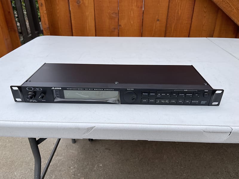 Alesis Q20 Master Effects 1998 Black Reverb