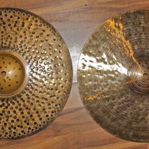 Paiste 14" Signature Traditionals Medium Light Hi-Hat Cymbals (Pair)