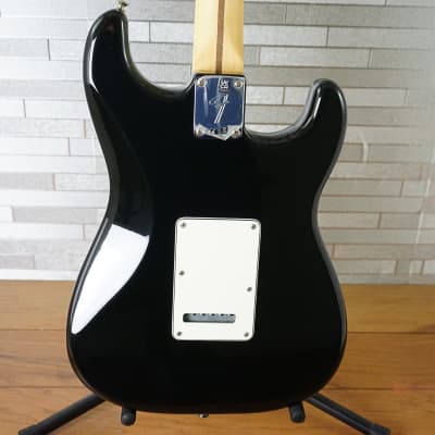 Fender Player Stratocaster Left-Handed with Pau Ferro Fretboard - Black image 2