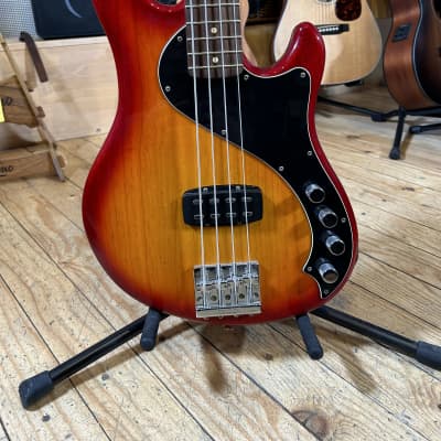 FENDER DIMENSION BASS IV (Mexican, 2004-2007) bass guitars