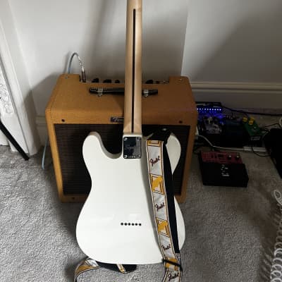 Squier Affinity Telecaster with Laurel Fretboard, String Through Body 2021 - Present - Olympic White image 2