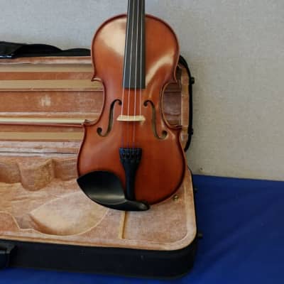 Borg Model MCV41 4/4 Full-Size Violin with Bow and Case Recently Serviced image 3