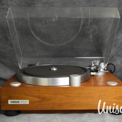 Yamaha GT-2000L Turntable [Woodgrain Plinth Version] In Very Good Condition image 3