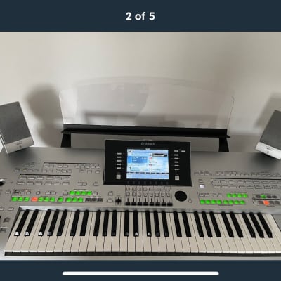 Yamaha Tyros 3 (+ Speakers) - Great Condition