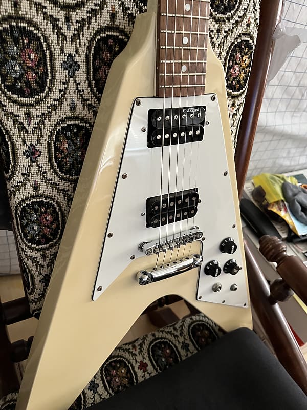 最も  Maison Reverb | white Classic V Flying ギター