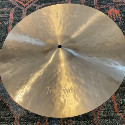 (MINT) Aisen 18” Traditional Crash Cymbal image 1