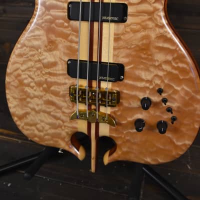 Alembic Custom Stinger Omega lined fretless Bass guitar w LED's 5A Quilted Maple image 10