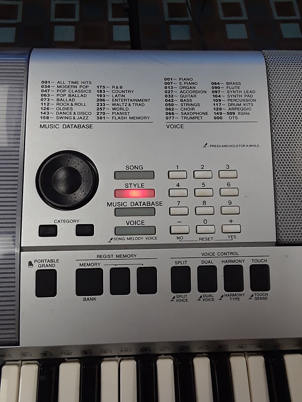 YAMAHA 電子キーボード PSR-E413 hercules 台付 Yamaha PSR-E413 61-Key Portable Keyboard | Guitar Center