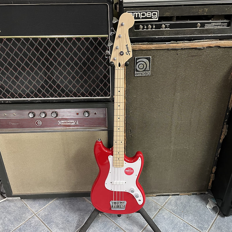 Squier Bronco Bass, Maple Fingerboard, White Pickguard, Torino Red