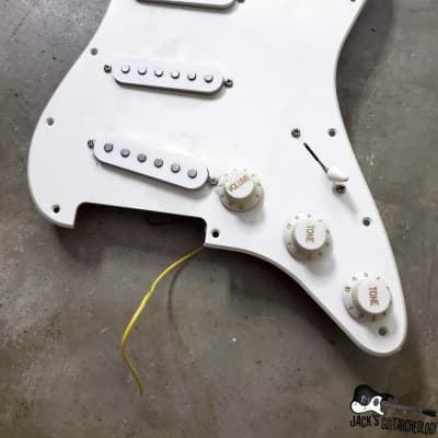 Stratocaster SSS Loaded Pickguard #30 (1990s White) image 6