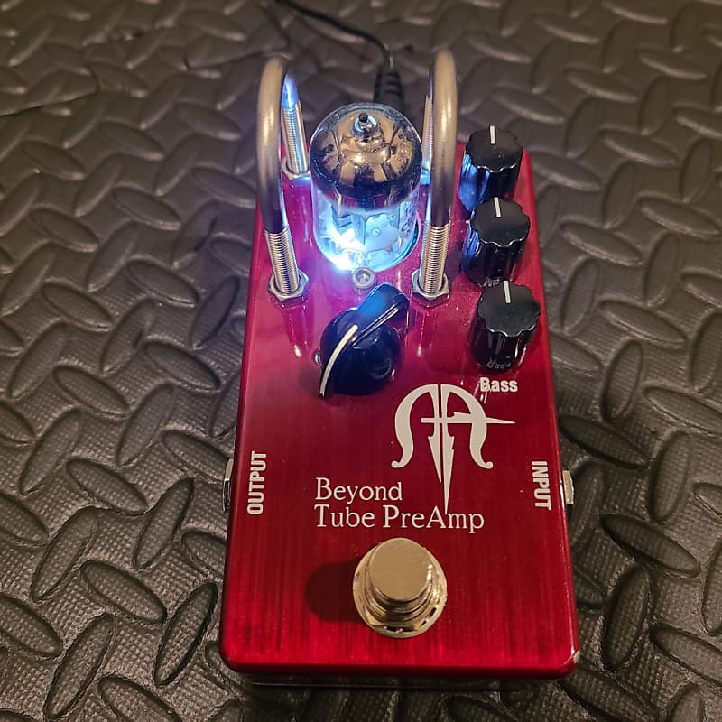 Beyond Tube Preamp　Marty Friedman Model Marty Friedman Model Tube PreAmp Beyond Pédale d'effets pour