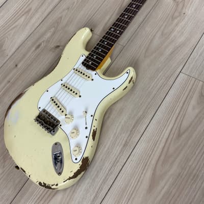 Fender Custom Shop 1967 Stratocaster Heavy Relic Electric Guitar Aged Vintage White image 11