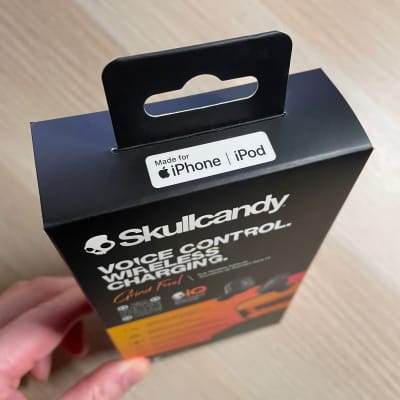 Skullcandy Grind Fuel In-Ear Wireless Earbuds with Wireless Charging / Bluetooth image 6
