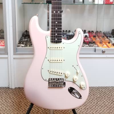 used 2022 Fender American Original '60s Stratocaster with Rosewood Fingerboard in Shell Pink, Excellent Condition with OHSC & Paperwork! for sale