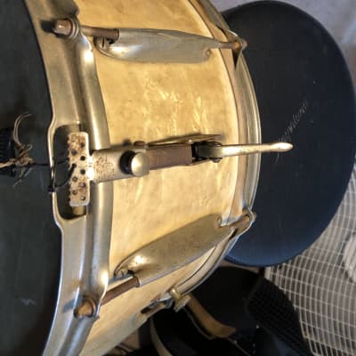 Immagine W.F.L. Ludwig  zephur  snare drum may be 1937  Has a  Badge 1937 lyre badge ? White Marine Pearl - 2