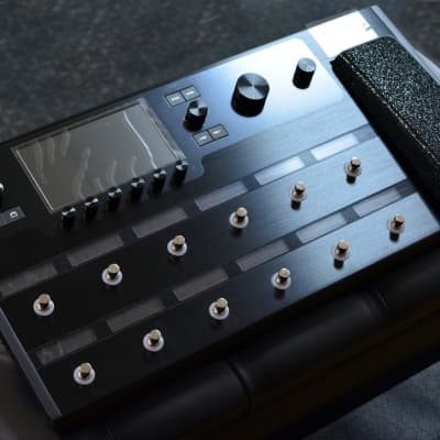 Line 6 Helix Floor - Professional Amp And Effects Rig image 1