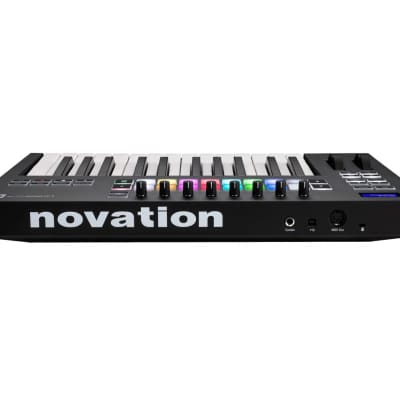 Novation Launchkey 25 Mk3 MIDI Controller [DEMO] image 4