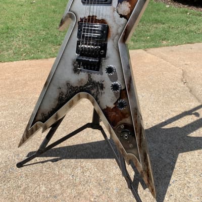 Dean Guitars Relaunches Dimebag Darrell Razorback Rust – Music Connection  Magazine