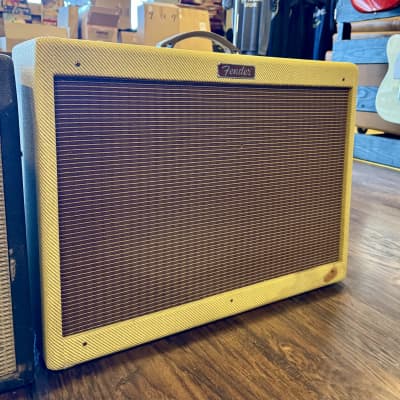 Fender Blues Deluxe 2-Channel 40-Watt 1x12 Fender Blues Deluxe 2-Channel 40-Watt 1x12