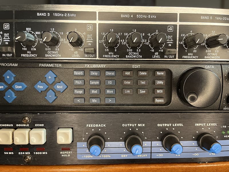 Behringer Ultra Q Pro PEQ 2200 Musical 5-band Parametric