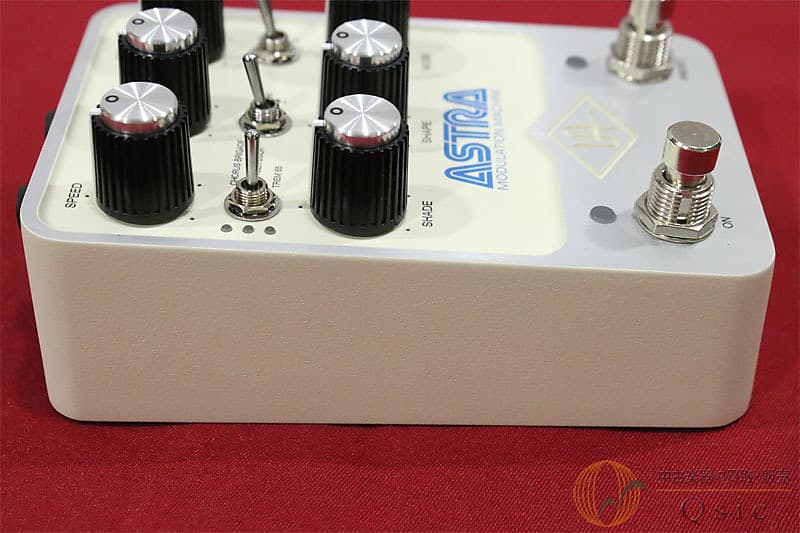 【美品】Universal Audio UAFX ASTRA Amazon.com: Universal Audio UAFX Astra Modulation Pedal : Musical