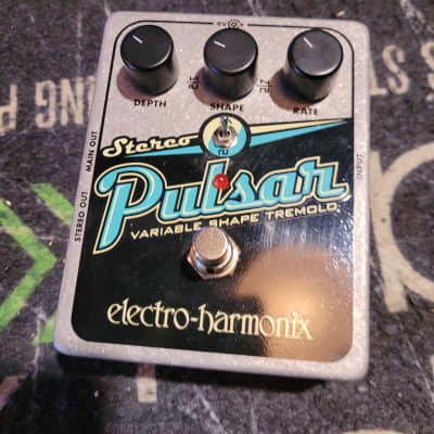 Electro-Harmonix Stereo Pulsar