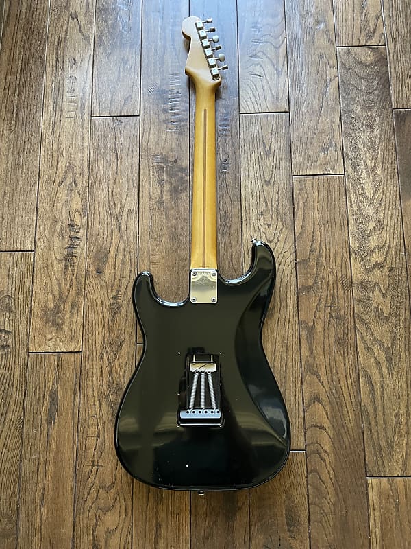 Vintage 1984 Fender ST-57 Black Stratocaster 1957 Reissue E