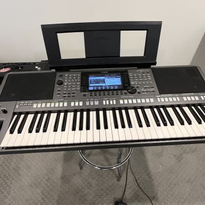 Yamaha PSR-SX700 61-Key Arranger Workstation 2019 - Present - Black